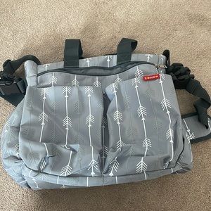 Gray Arrow messenger diaper bag